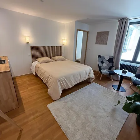 2- La Petite * Langres