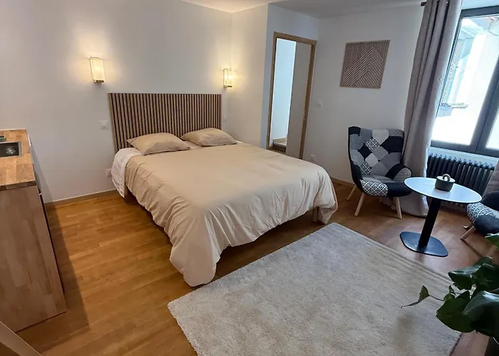 2- La Petite * Langres